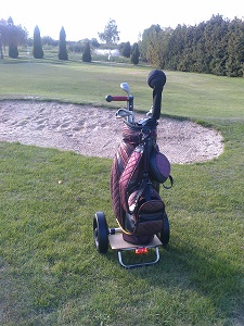 Shopper als Golf-Trolley auf dem Platz