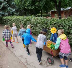 KiTa-Kinder giessen 5