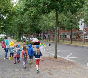 KiTa-Kinder giessen 8